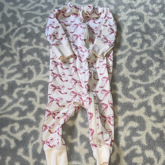 🩷Pink Chicken🩷 NWOT Precious Baby Girl Bow Zip Onesie. 3-6m. - Picture 4 of 6